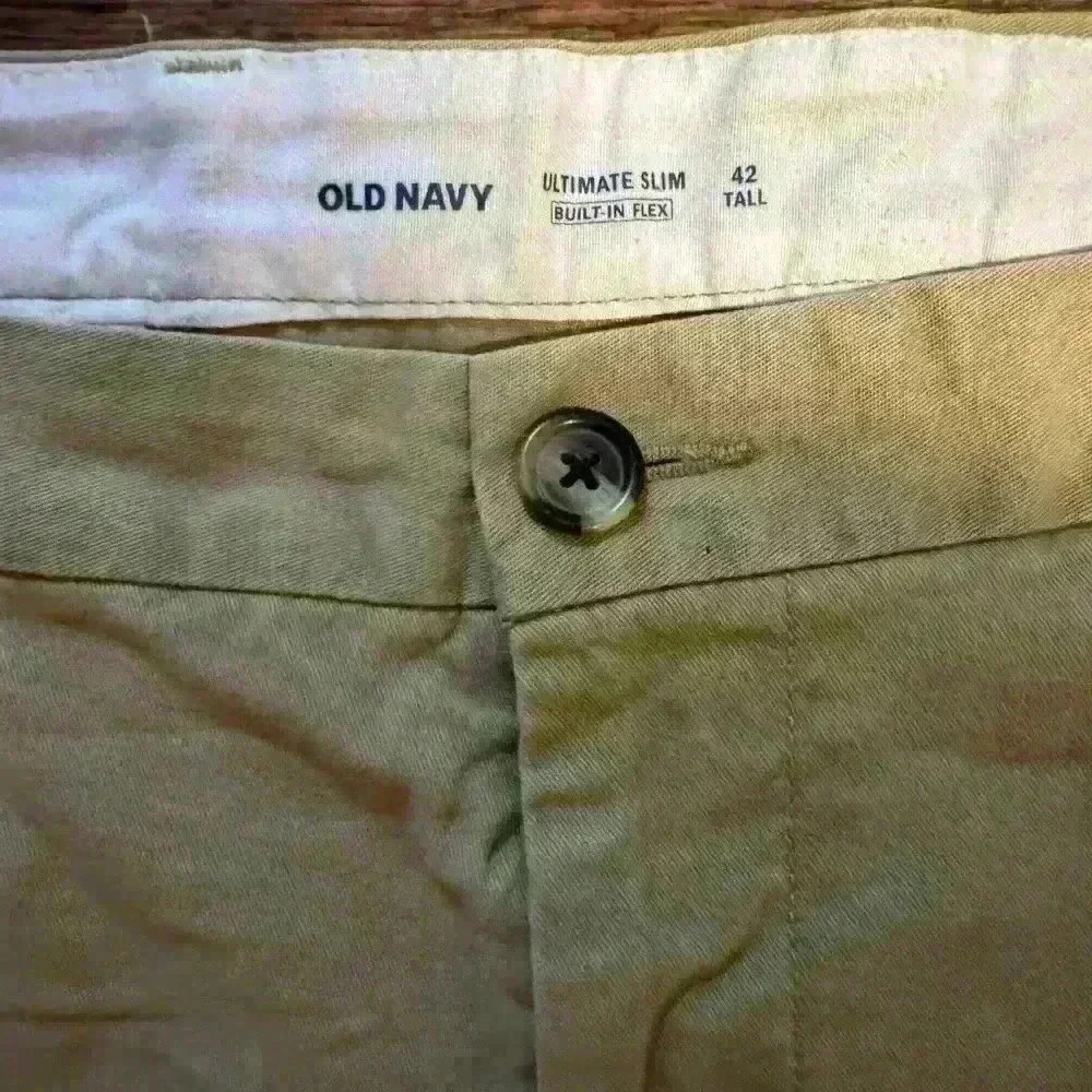 Old Navy men’s 42